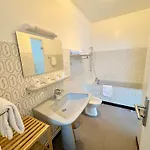 Otel Saint Sebastien 2*